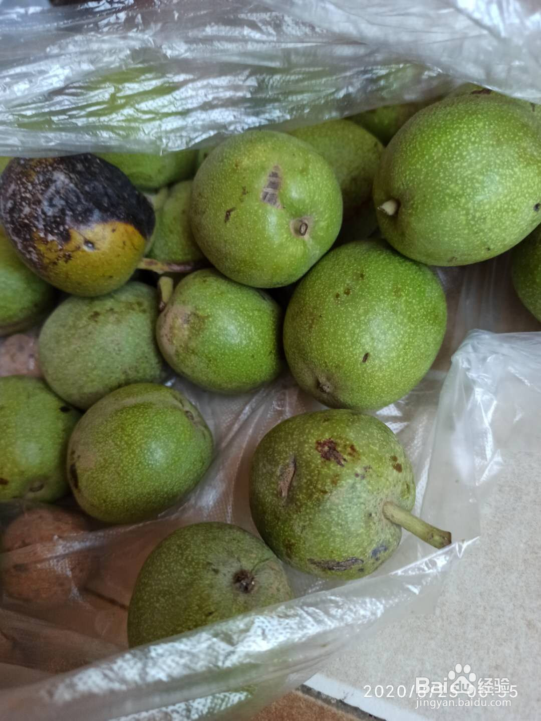 青皮核桃去皮好方法