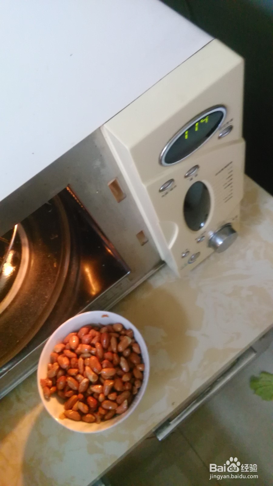 美食 油爆花生米 微波炉