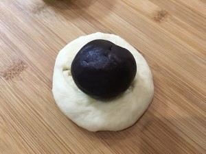 早餐面包豆沙面包卷的做法