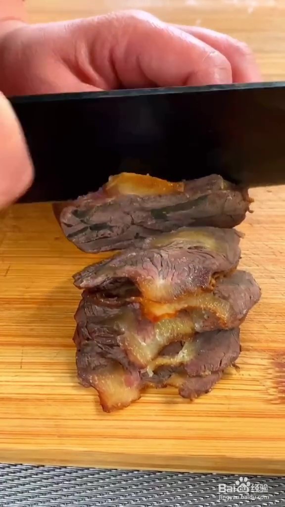 年夜饭上的卤牛肉的步骤