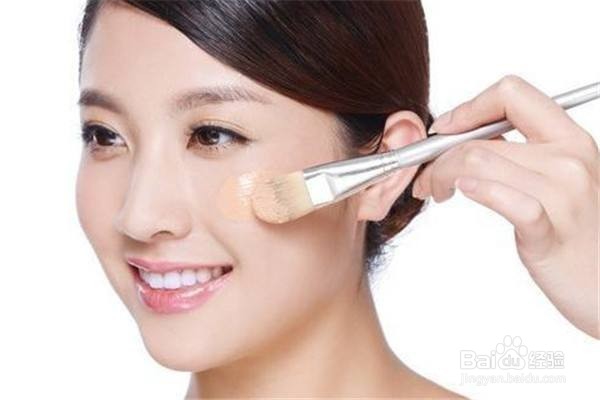 涂底妆的方法