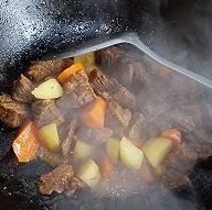 胡萝卜土豆炖牛肉的做法
