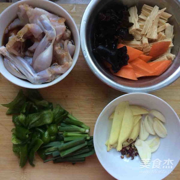 香炒牛蛙的做法