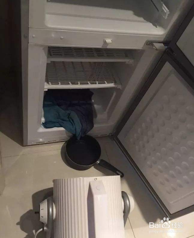 如何清理冰箱的厚冰