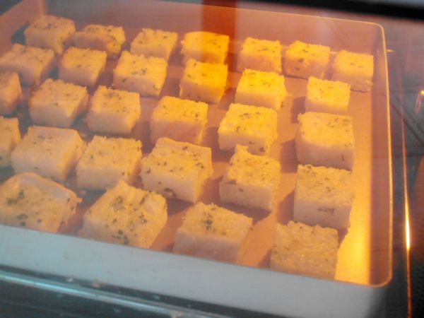 蒜香黄油吐司砖