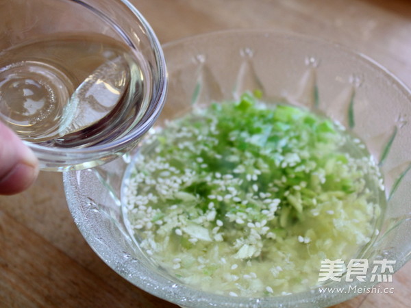 葱香油鸡腿的做法