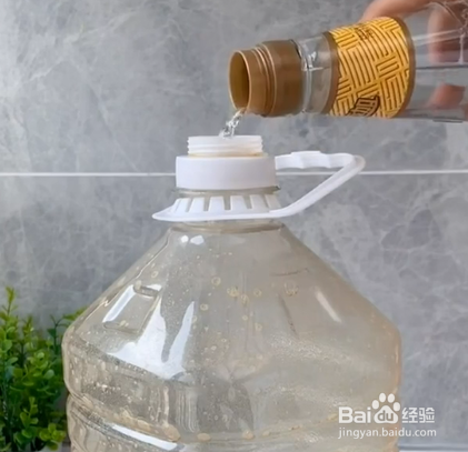 如何清洁油壶？