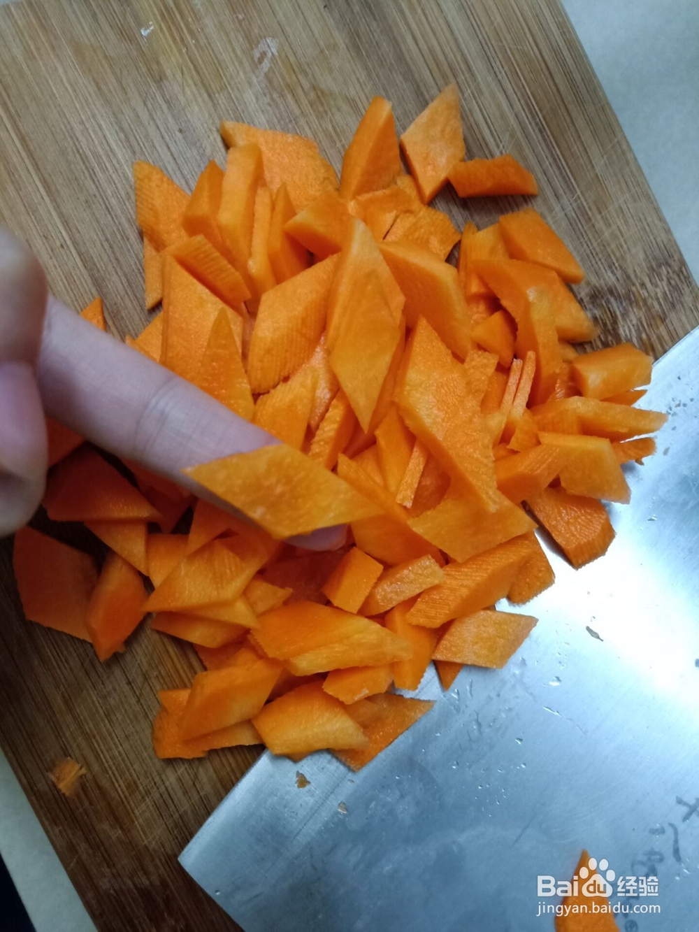 红萝卜怎么切怎么炒适合给1岁半的宝宝吃