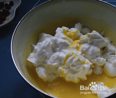 环形蔓越莓纸杯戚风