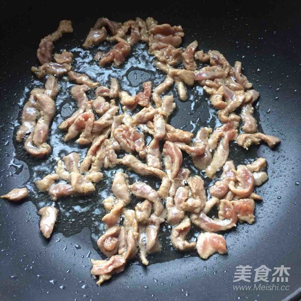 青椒香菇炒肉丝