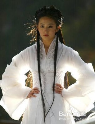 晒太阳穿什么颜色的衣服最好