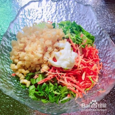 美味可口的三明治的做法。