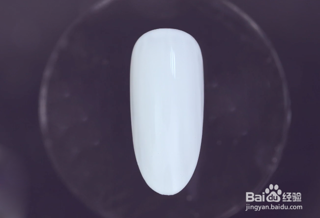 怎样做绿色晕染花卉美甲？