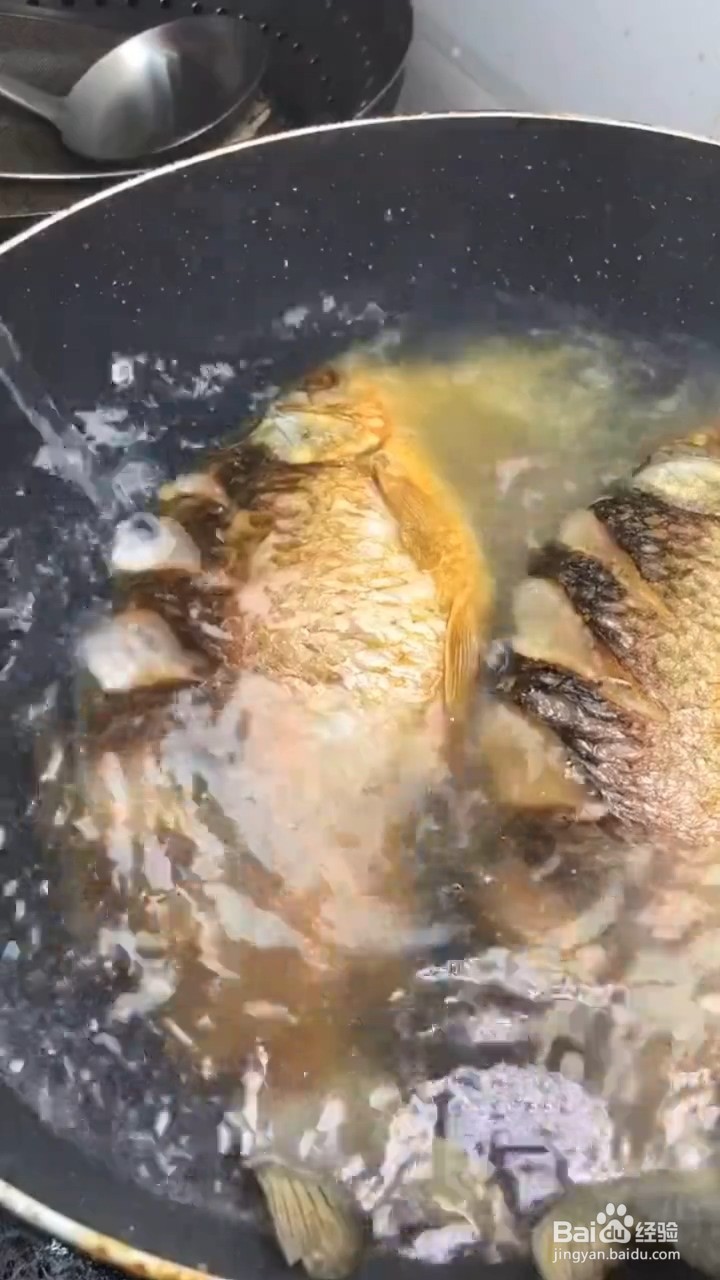 汤汁奶白又好喝的鲫鱼豆腐汤要怎样做