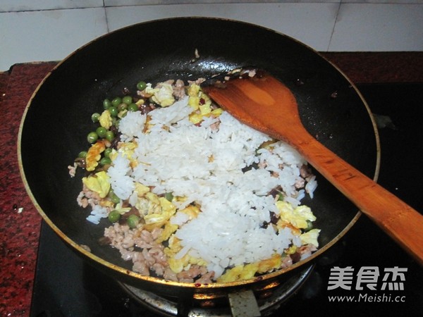 青豆肉末蛋炒饭