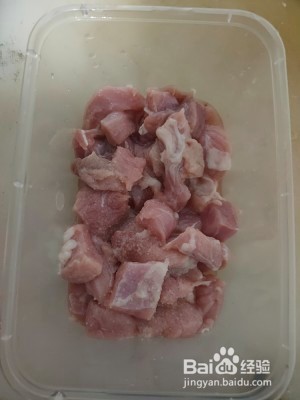 如何制作嗨猪皮小姐小酥肉