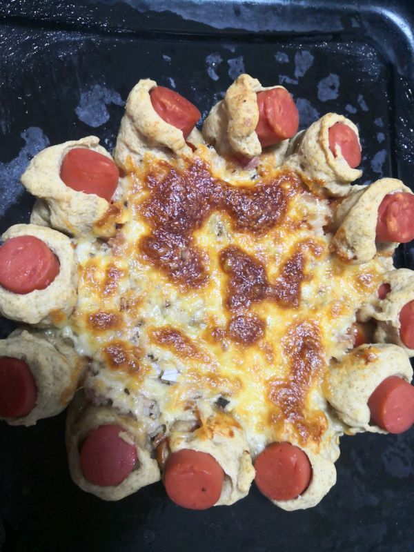 鲜虾贡丸披萨和花式培根披萨