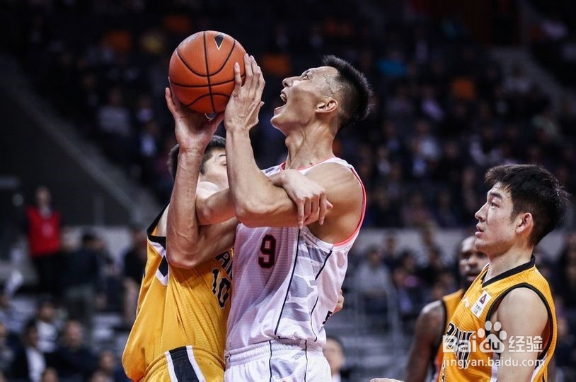 打篮球怎样练习上篮