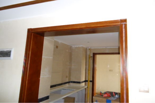 门套线装到橱柜台面行吗，因为橱柜抵到墙了，门套上半截只能装到橱柜台面上，能装吗