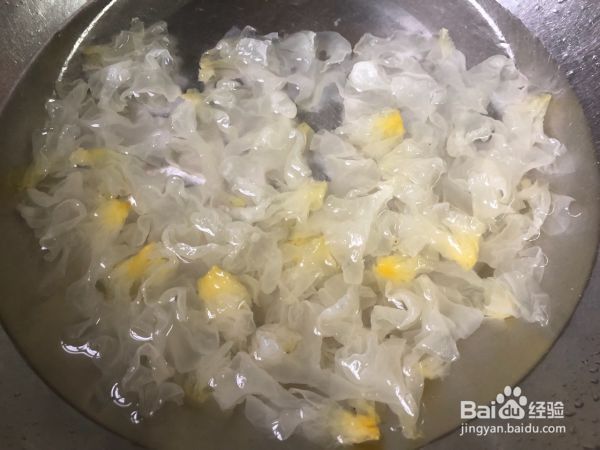 冰糖木瓜雪耳糖水