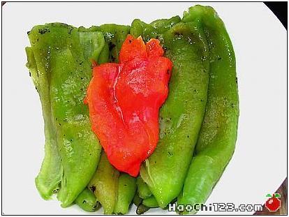 怎样做烧辣椒拌皮蛋凉菜