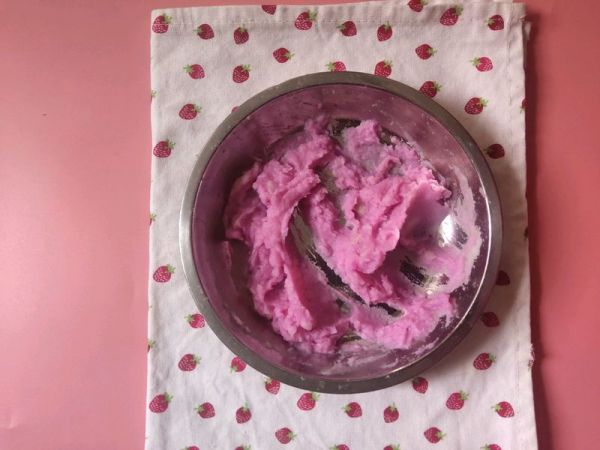 山药玫瑰水晶汤圆