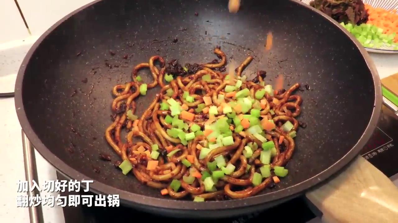 香椿炒面怎么做