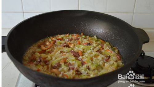 在家制作菜饭烧得更美味、香一些