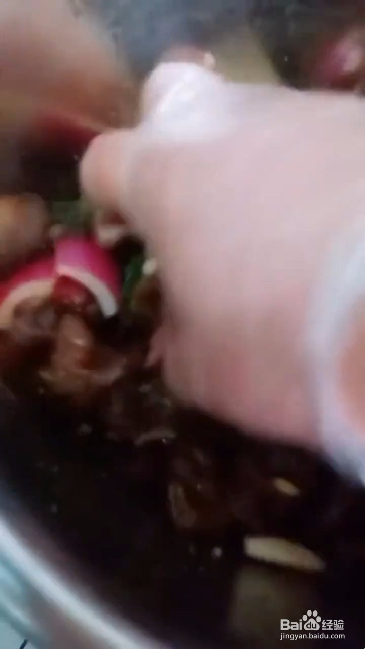 如何自制美味好吃的凉拌黑木耳