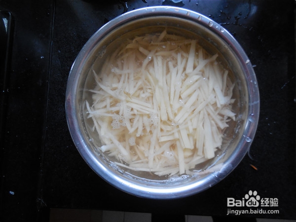 清新可口的凉拌土豆丝的做法