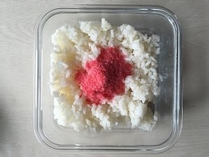 食补佳品草莓饭团的做法