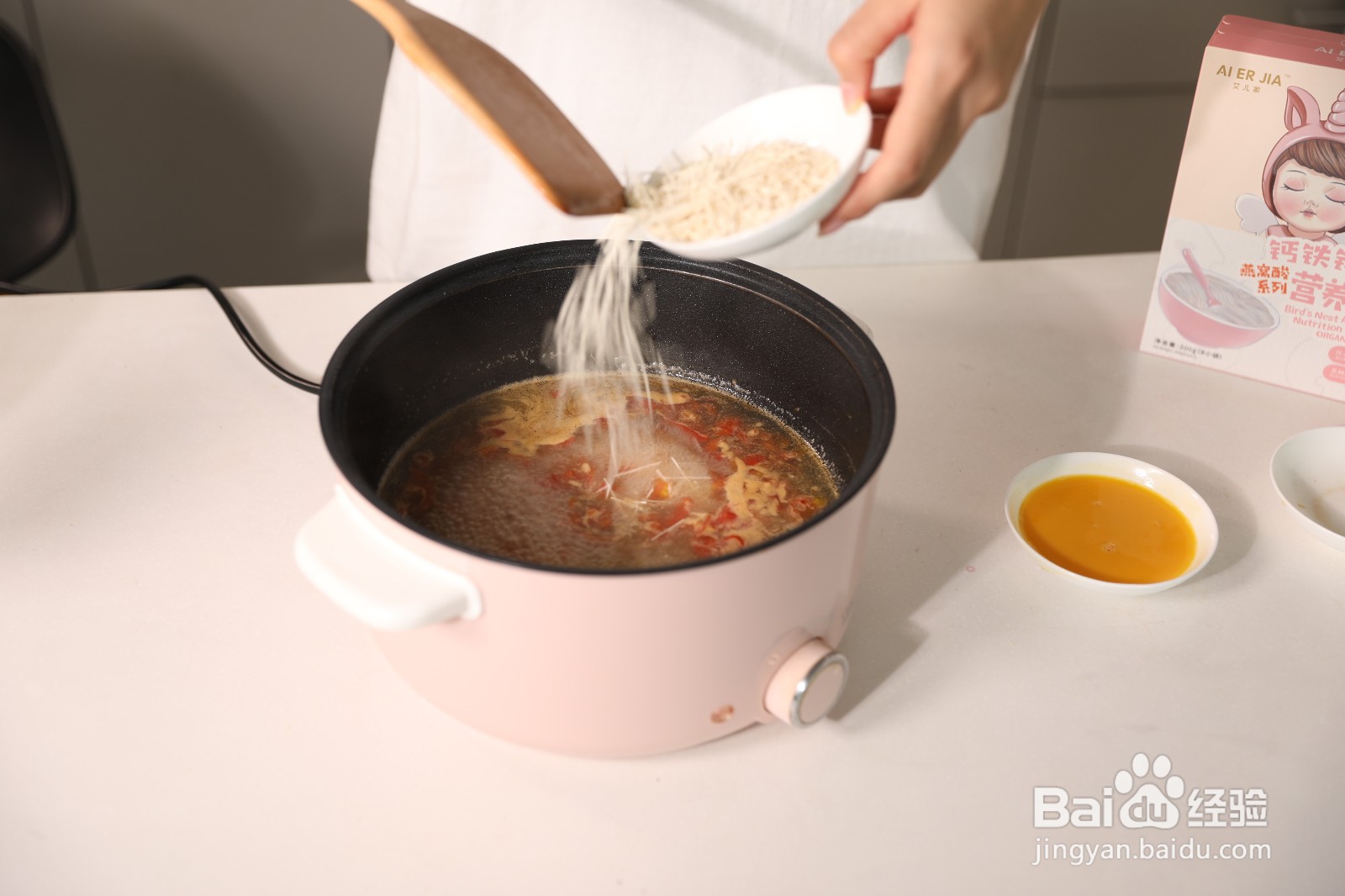 宝宝辅食制作——番茄鸡蛋燕窝酸面条,宝宝爱吃