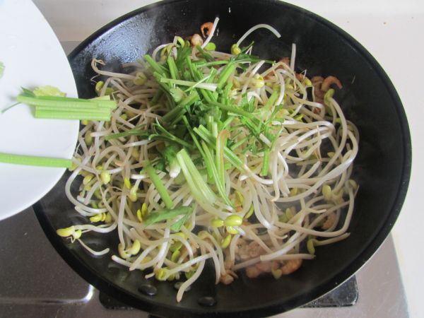 海米芹菜炒豆芽