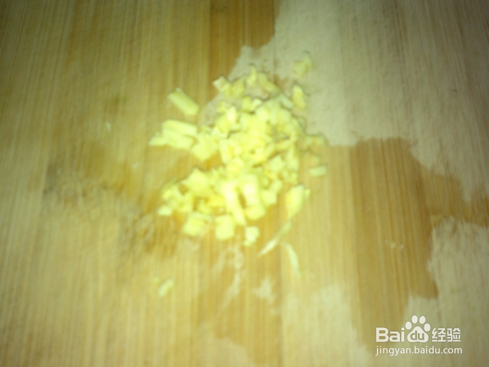 香辣木耳烧素鸡的做法