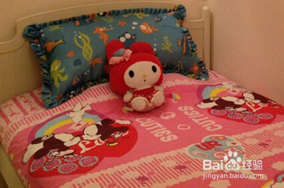 哪些儿童玩具是不适合放在孩子的床头的？