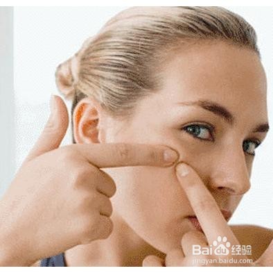 如何有效减少脸上痘痘？