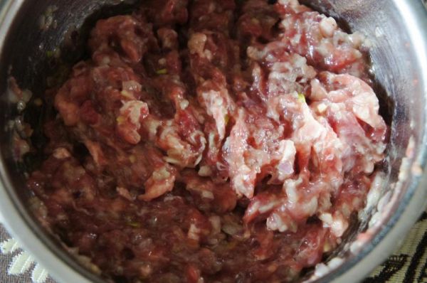 牛肉萝卜馅包子