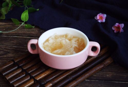 火龙果莲子百合银耳粥