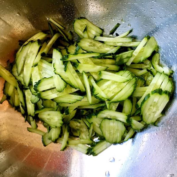 酸辣黄瓜金针菇