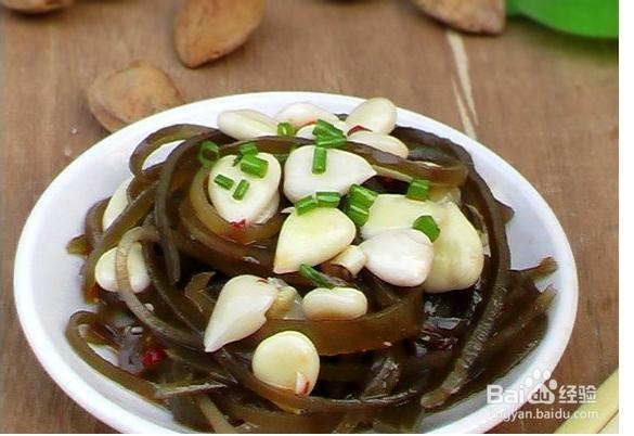 怎么做杏仁拌海带--夏季凉拌菜杏仁拌海带的做法
