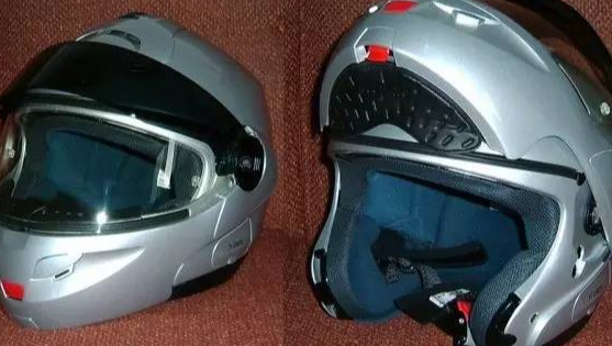 arai头盔的镜片怎么上翻