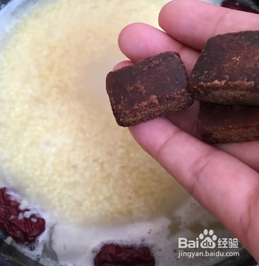 红枣小米粥的做法