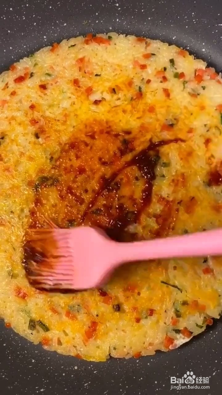 如何制作蛋炒饭披萨