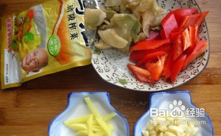 怎样做榨菜鸡胗花