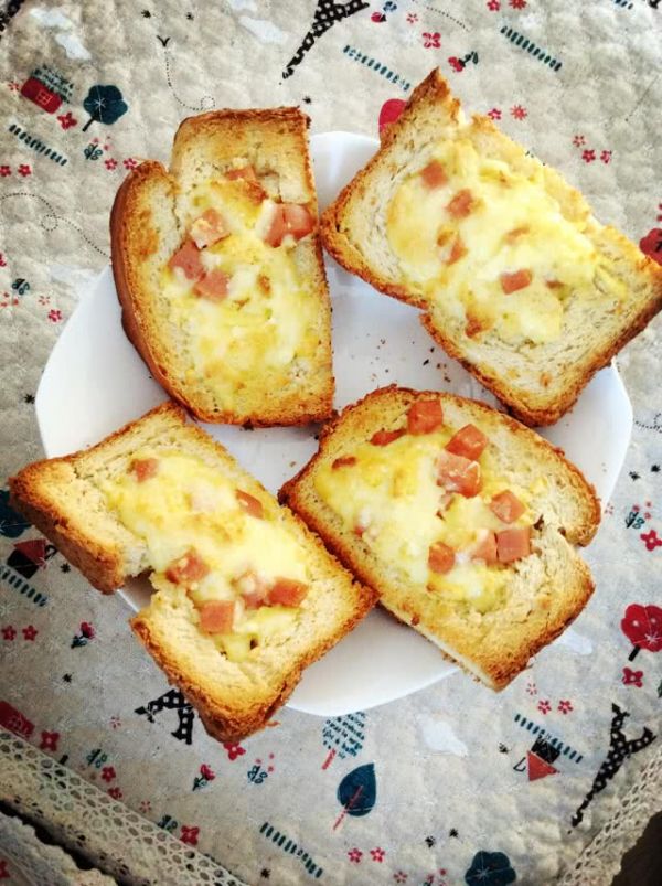 芝士鸡蛋火腿吐司