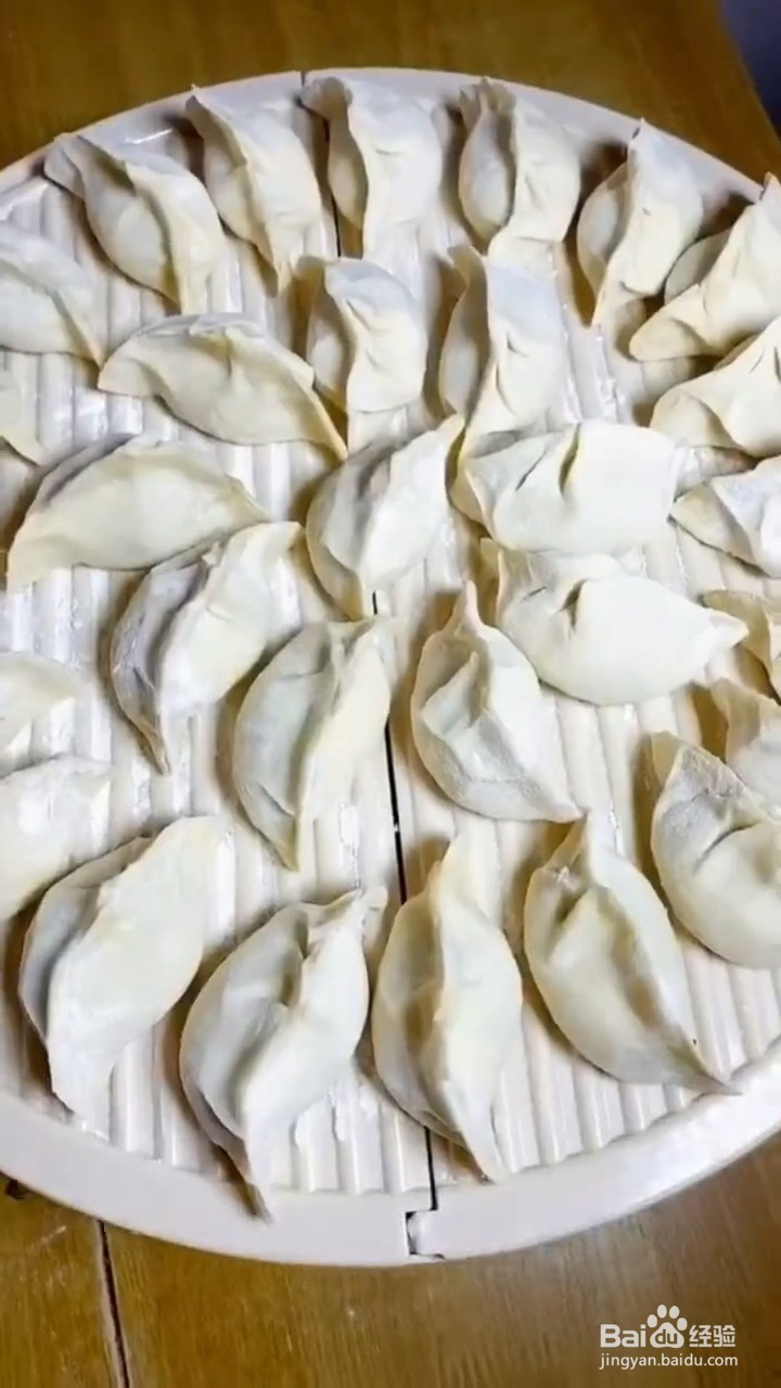 如何制作鲜美多汁的三鲜馅饺子