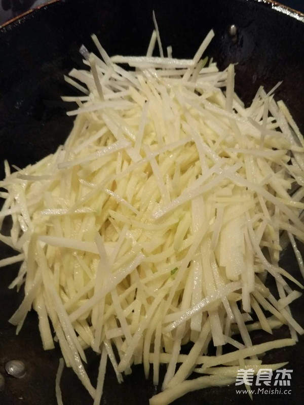 尖椒土豆丝的做法
