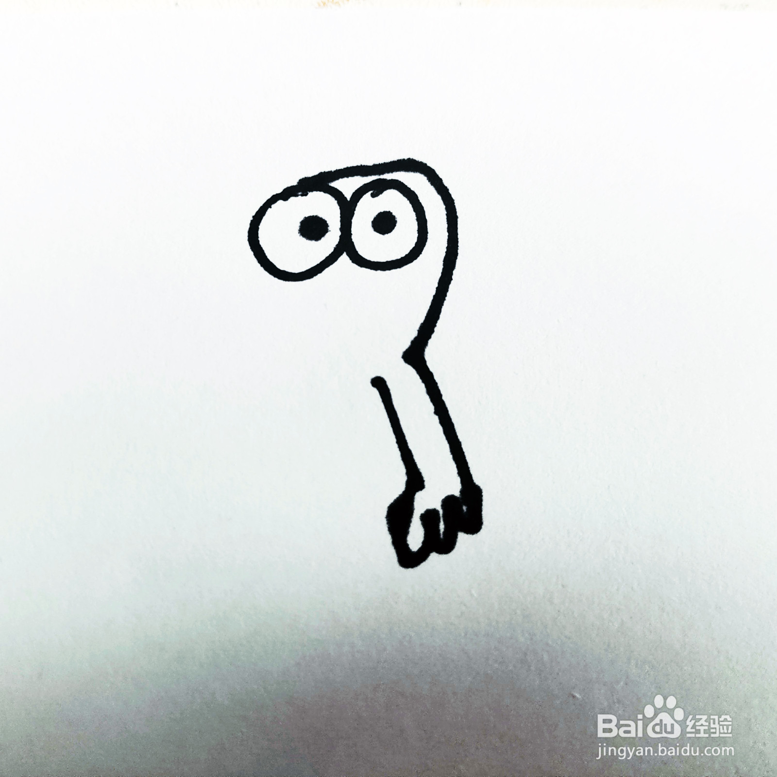 如何来画一位卡通鳄鱼简笔画呢
