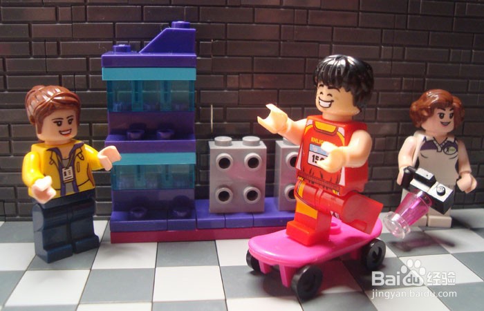 如何用积木拼装物品展示柜模型