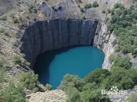 全球十大壮观坑洞：地狱之门排名第一